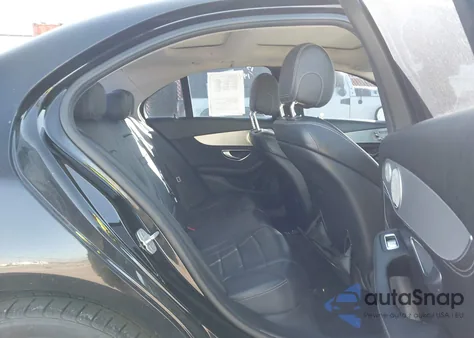 2015 Mercedes-Benz C 300 4Matic from USA, damaged, VIN 55SWF4KB3FU016331